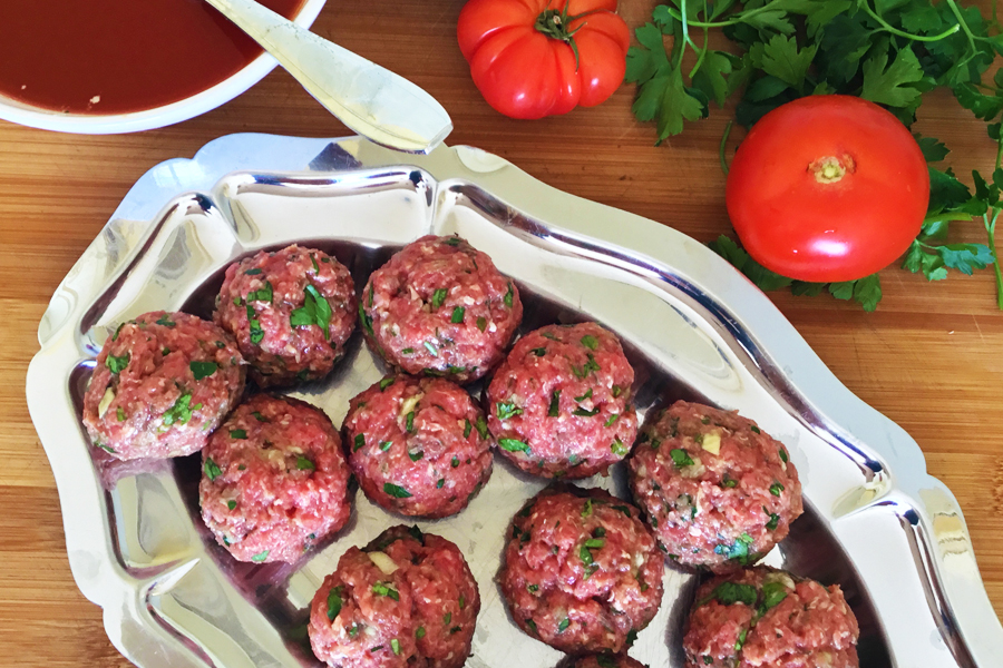 Boulettes de viande parfumé au quatre-épice moulu quatre-épice
